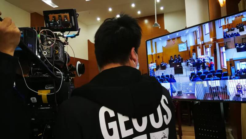 AI生成VS人工创意——延边广告片拍摄公司的技术浪漫主义实践